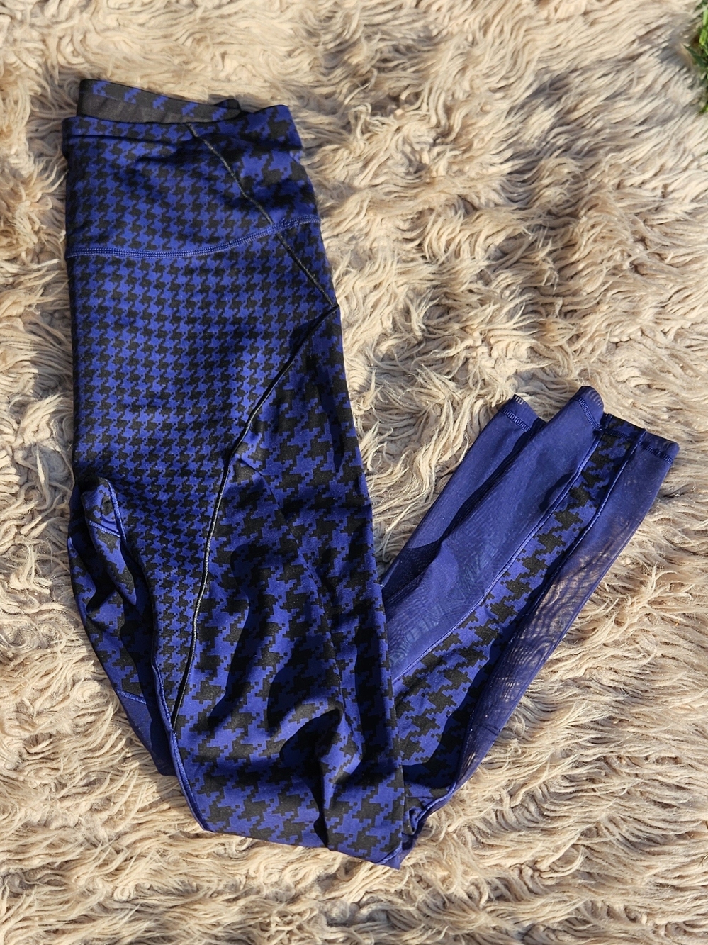 IVY PARK Blue and Black Houndstooth Leggings
